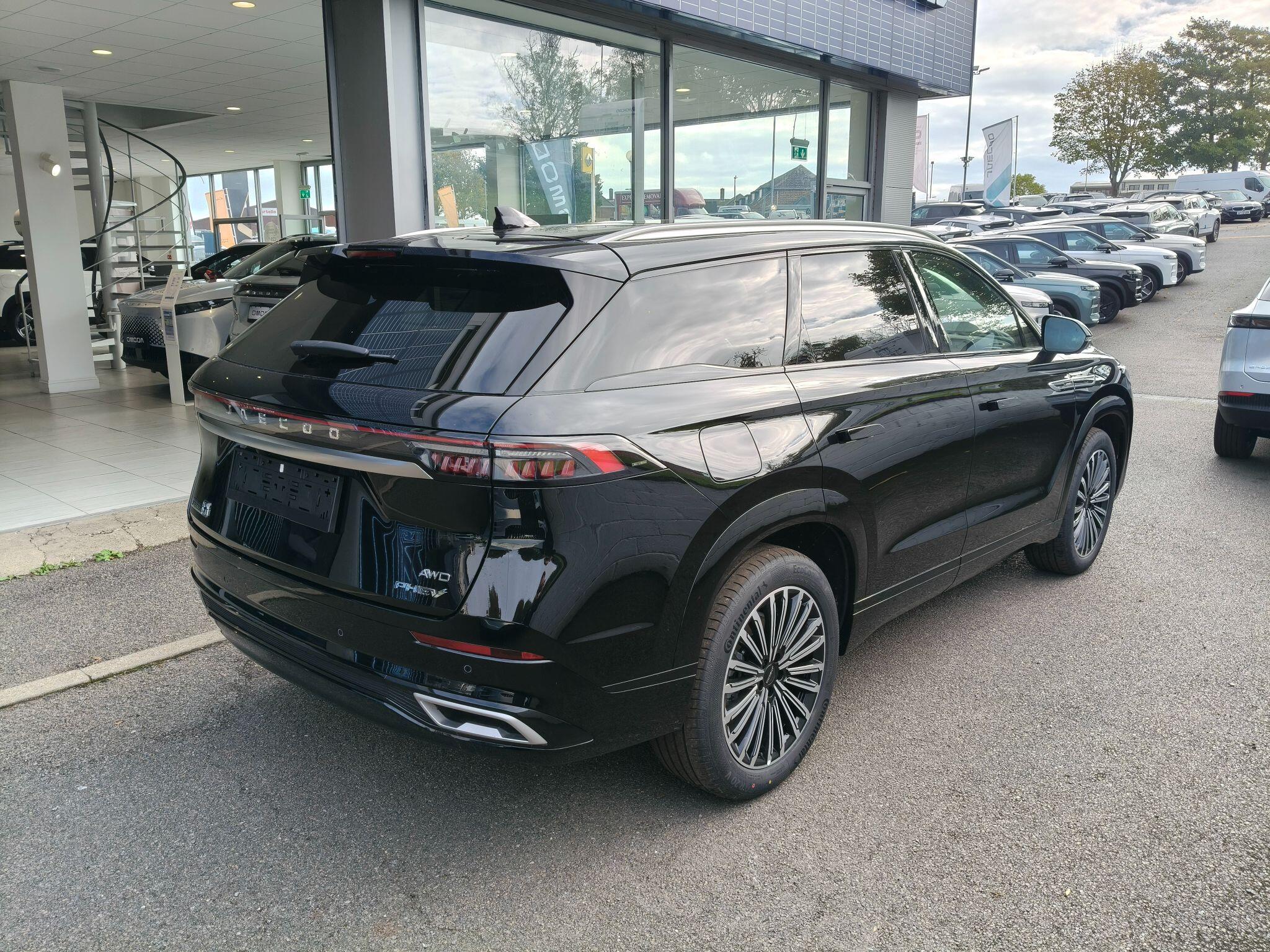 Large vehicle image